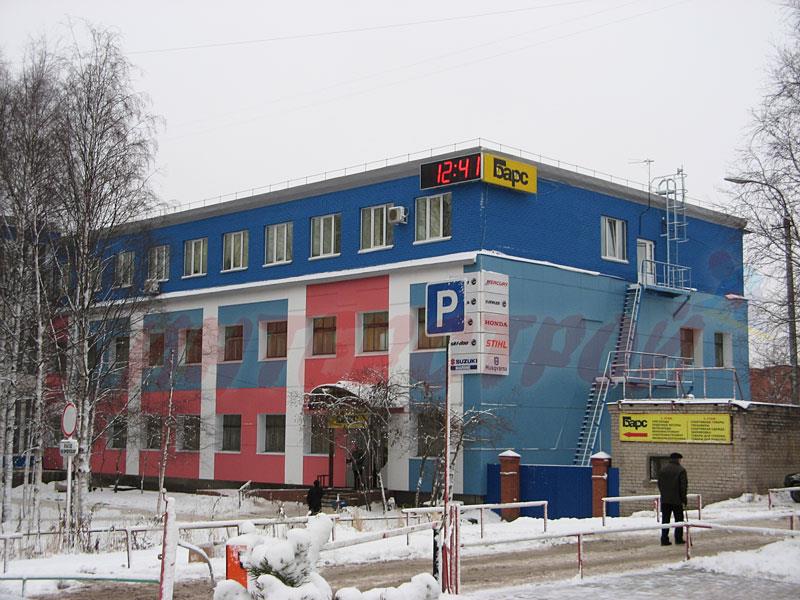 Навесной вентилируемый фасад в современном городском пейзаже